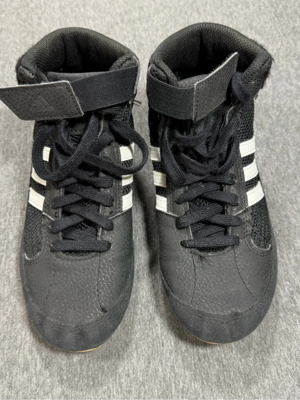adidas boys Size 2 Black Lace Up Mid Top Wrestling Shoes YYJ606004